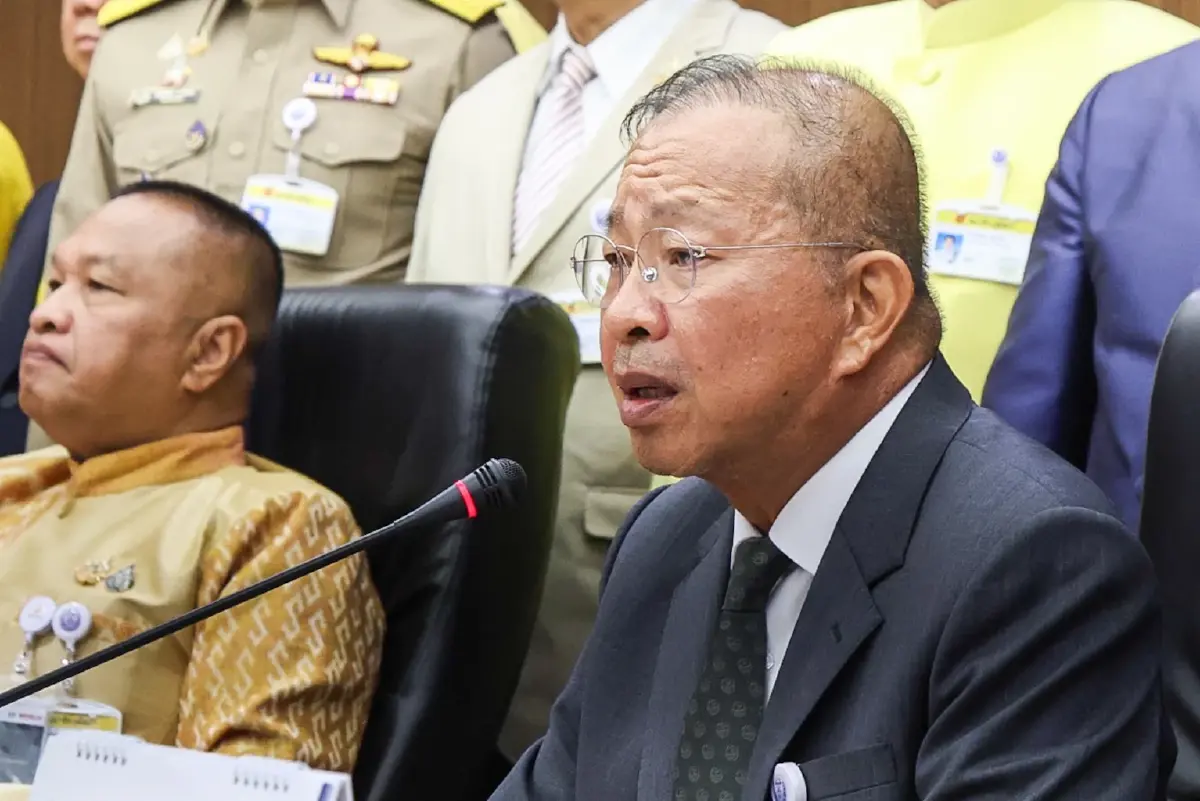 ธง‘ดีเอสไอ’ทุบ‘สีน้ำเงิน’  ผ่า ‘3กลุ่ม’ บีบสว.เปลี่ยนสี