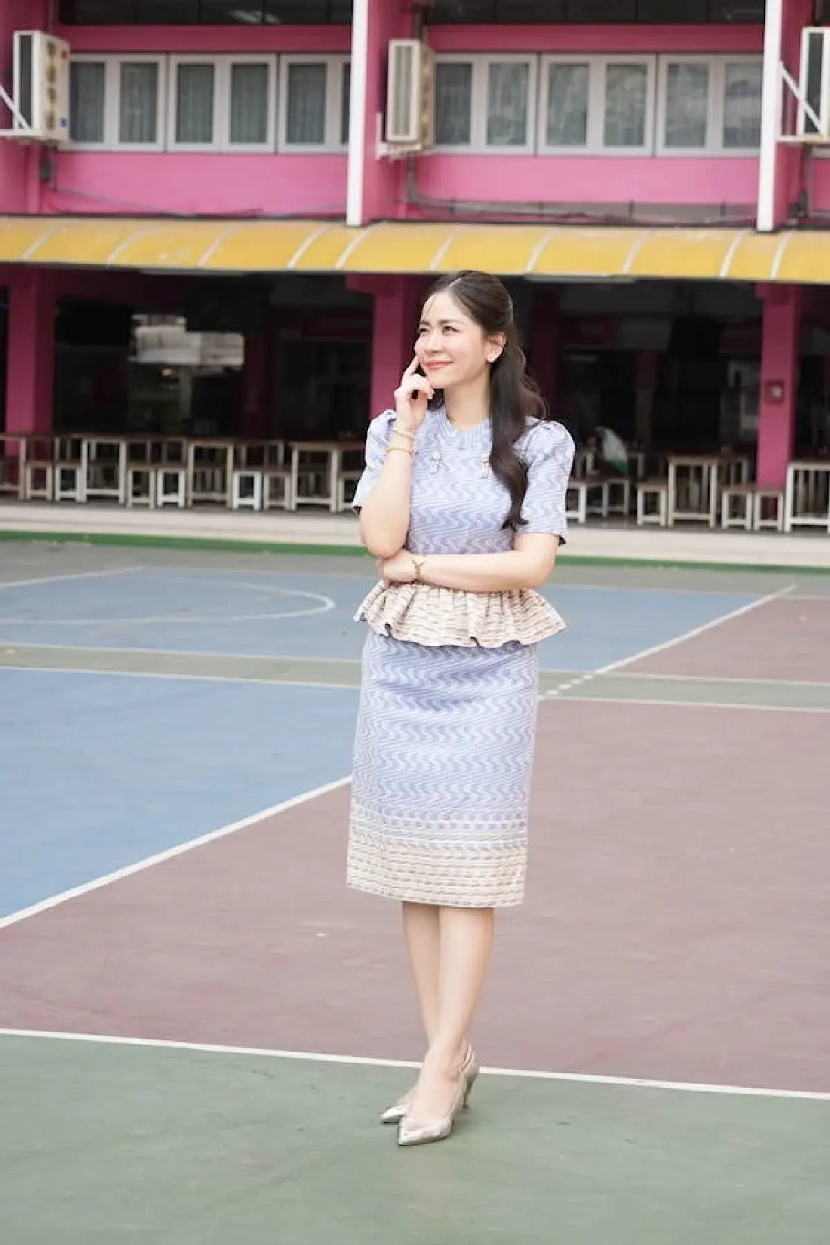 คนดัง! ผอ.พีช ศรประภา สิริภัทรวิช กับผ้าไทยใส่ให้สนุก แบบไหนยังไง