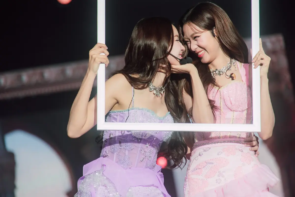 ‘น้ำตาล-ฟิล์ม’ จัดแฟนมีตครั้งแรกในไทย เต็มอิ่ม 2 วัน ติดเทรนด์โลก