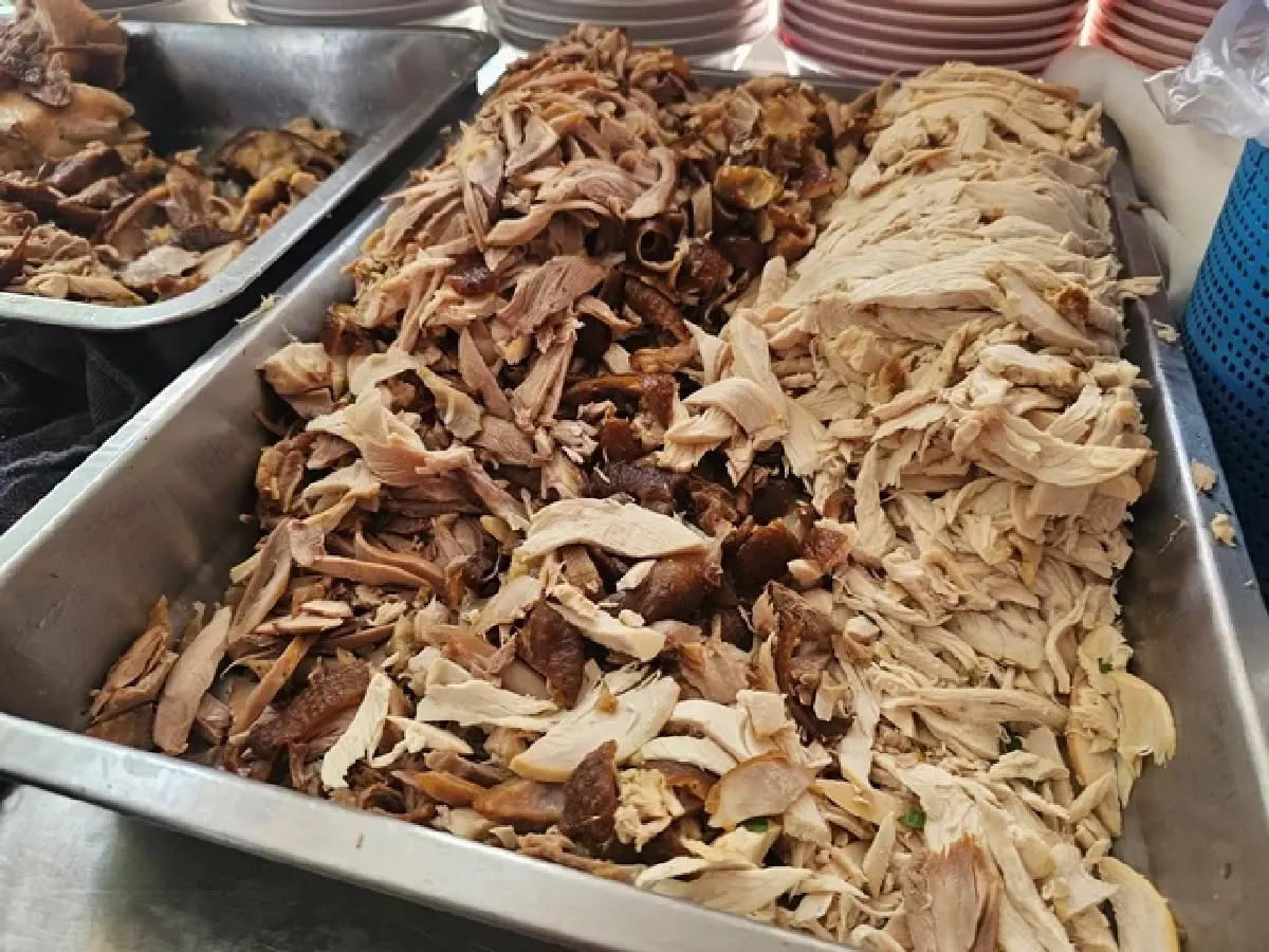 ‘ก๋วยเตี๋ยวไก่มะระ ป.6’ อร่อย แถมยัง 'ถูกและดี' มีอยู่จริง