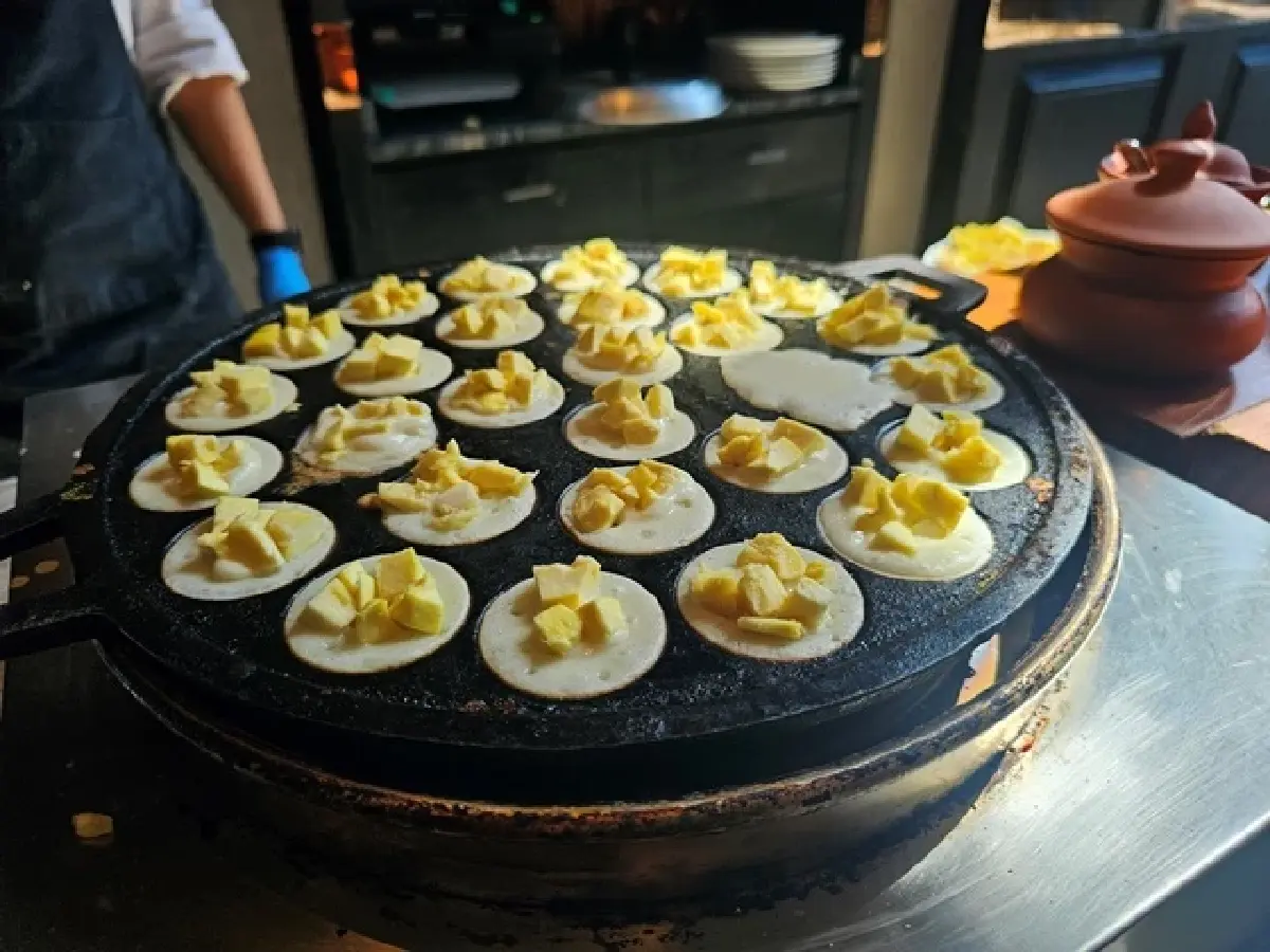 ‘หมอนทองเลิฟเวอร์’ ห้ามพลาด ‘Durian Decadent Afternoon Tea’