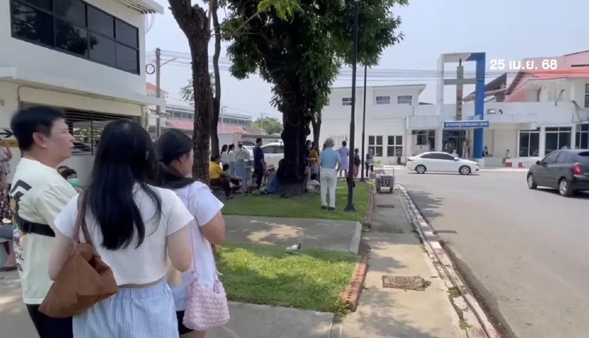 แตกตื่นวุ่น โรงพยาบาลดังเชียงใหม่ ชายนิรนามคลั่ง บุกจี้คอตัวเอง