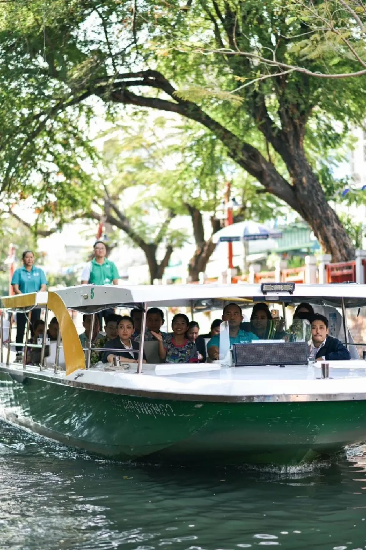 ‘นายกฯ’ กำชับ ‘สงกรานต์’ ปลอดภัย ลงเรือสร้างความเชื่อมั่น นทท.