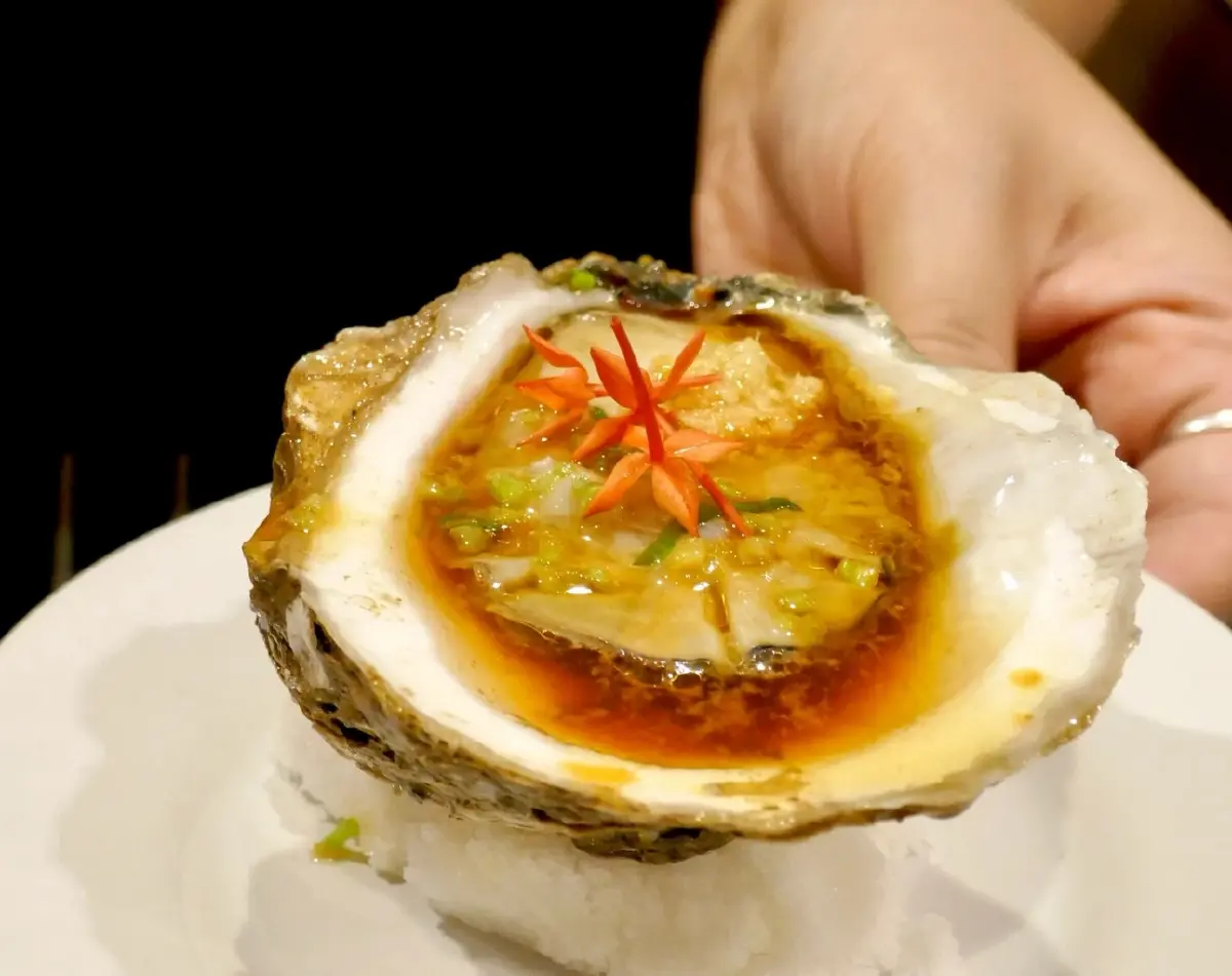 'ซาซิมิ' ปลาไทย โดยนักแล่ปลา 'เกียวทัค' กับเชฟชายร้าน 'Black Inu'