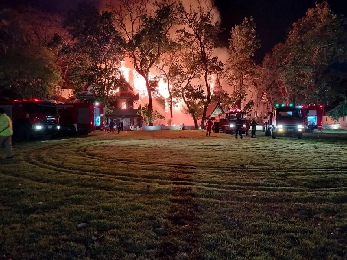 ด่วน ไฟไหม้โรงแรมดาราเทวี เชียงใหม่ ฉีดน้ำดับเพลิง คุมเพลิงไหม้