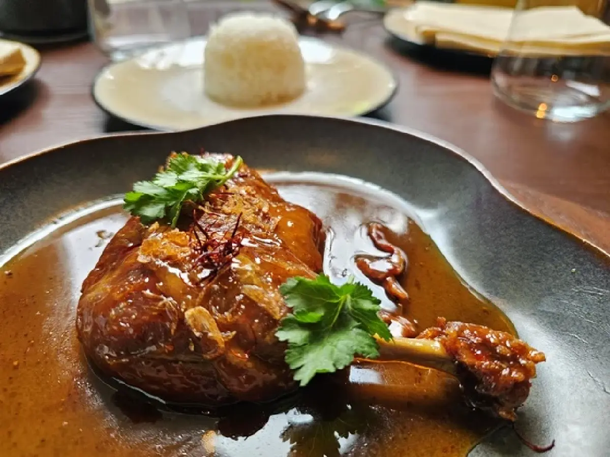 ‘ข้าวแช่ 2025’ และ ‘เซตอาหารกลางวัน’ ที่ ‘โรงแรมดุสิตธานี กรุงเทพ’