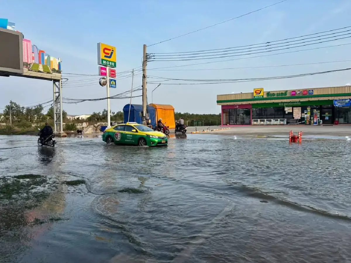 น้ำขึ้นอีก น้ำทะเลหนุนสูงสมุทรปราการ น้ำท่วมแล้ว ซอยกระทิงเเดง