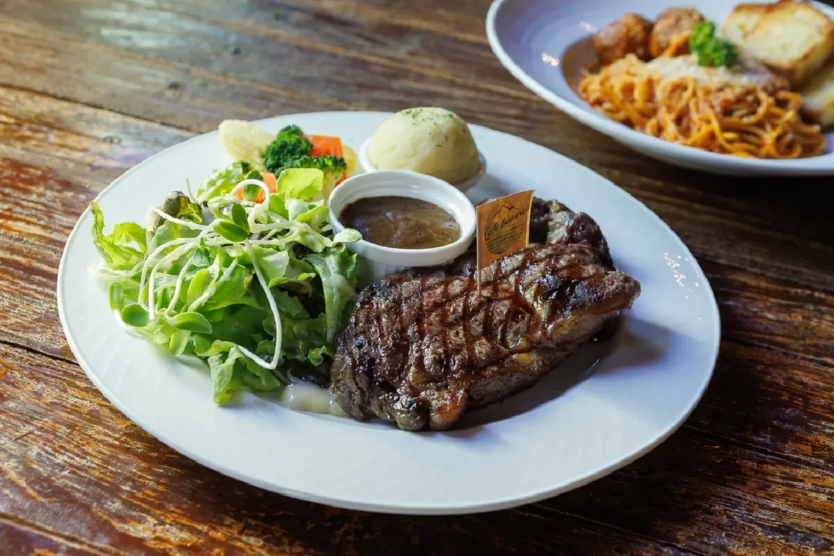 พักหลบร้อนที่ 'นครนายก' ชิมผลไม้ GI มะยงชิด มะปรางหวาน สดจากสวน