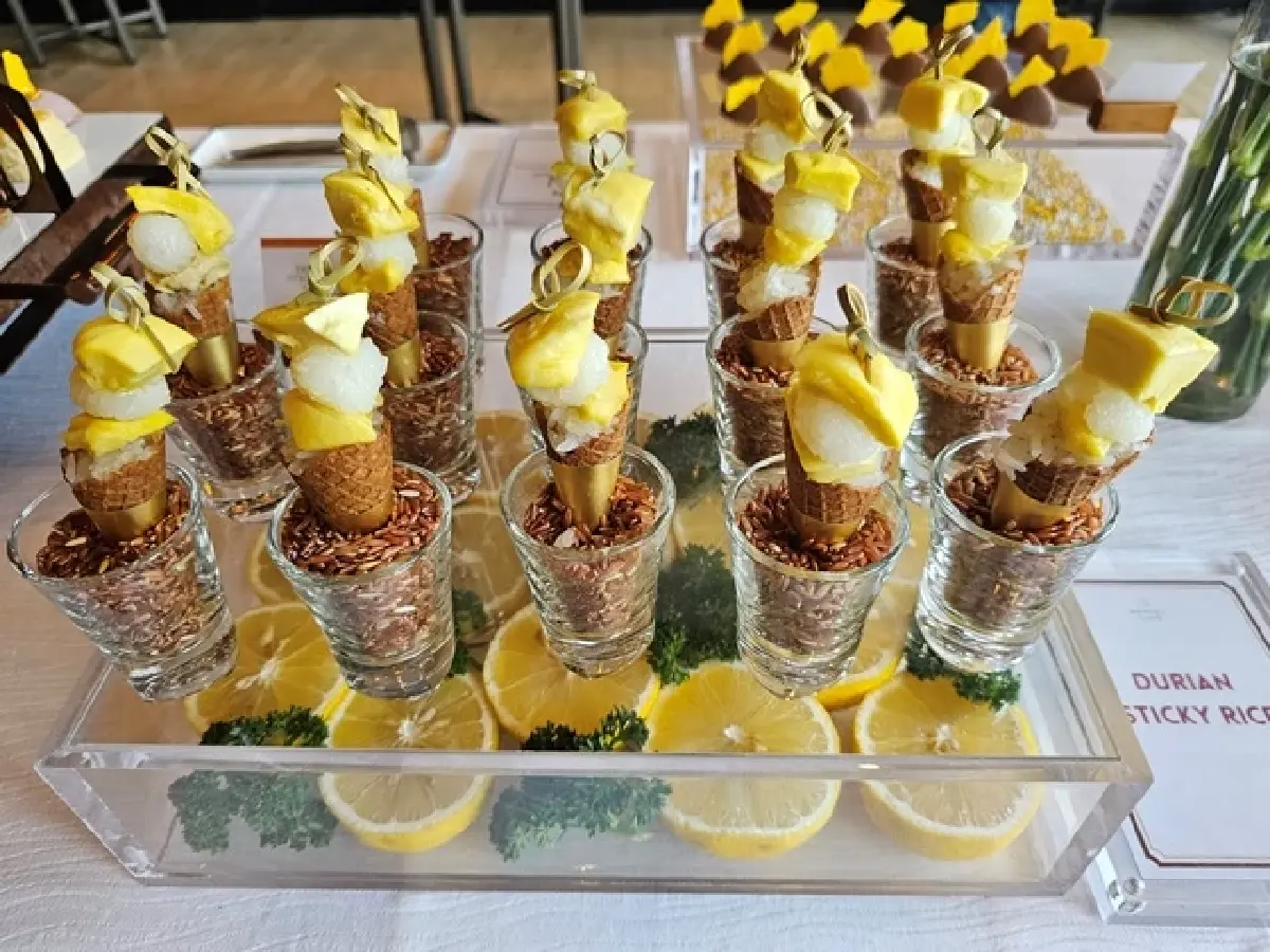 ‘หมอนทองเลิฟเวอร์’ ห้ามพลาด ‘Durian Decadent Afternoon Tea’