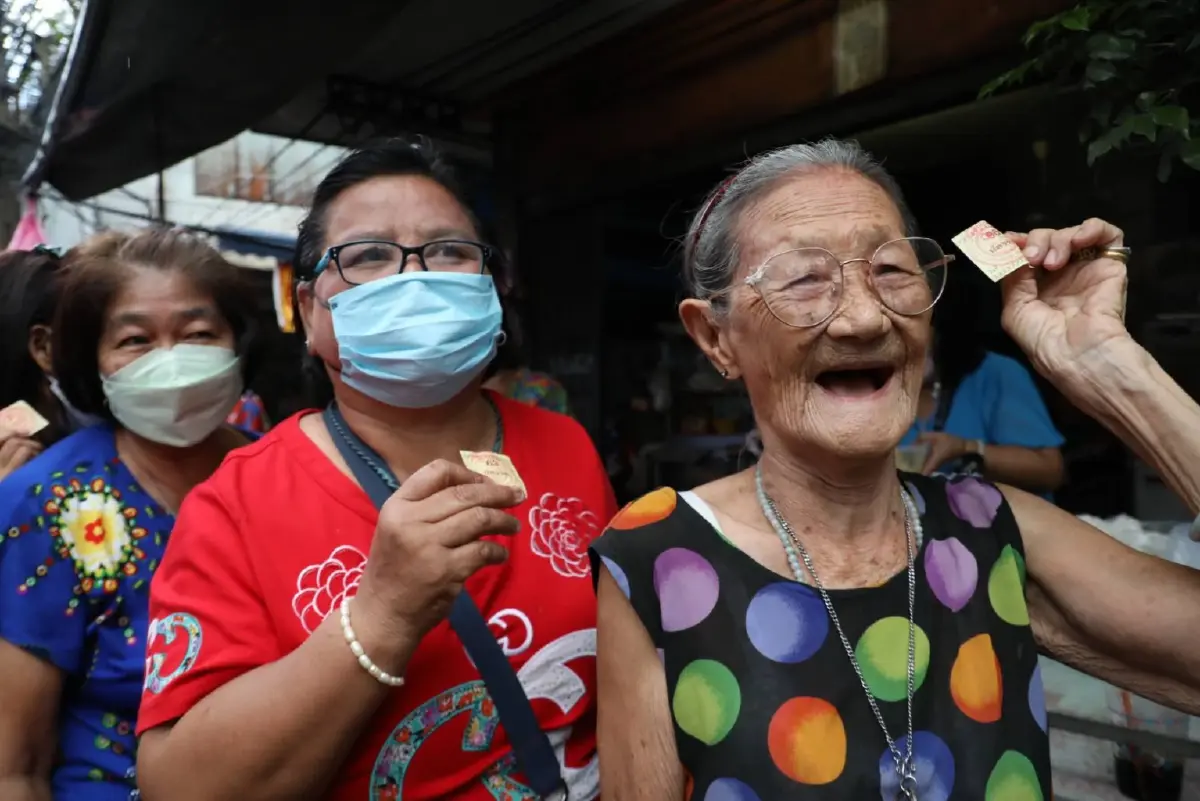 คําอวยพรสงกรานต์ 2568 แคปชั่นวันผู้สูงอายุ สวัสดีปีใหม่ไทย 2568