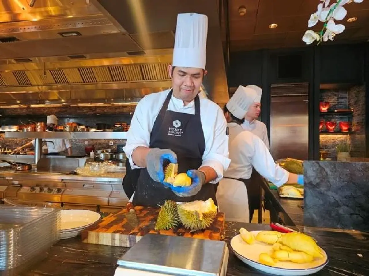 ‘หมอนทองเลิฟเวอร์’ ห้ามพลาด ‘Durian Decadent Afternoon Tea’