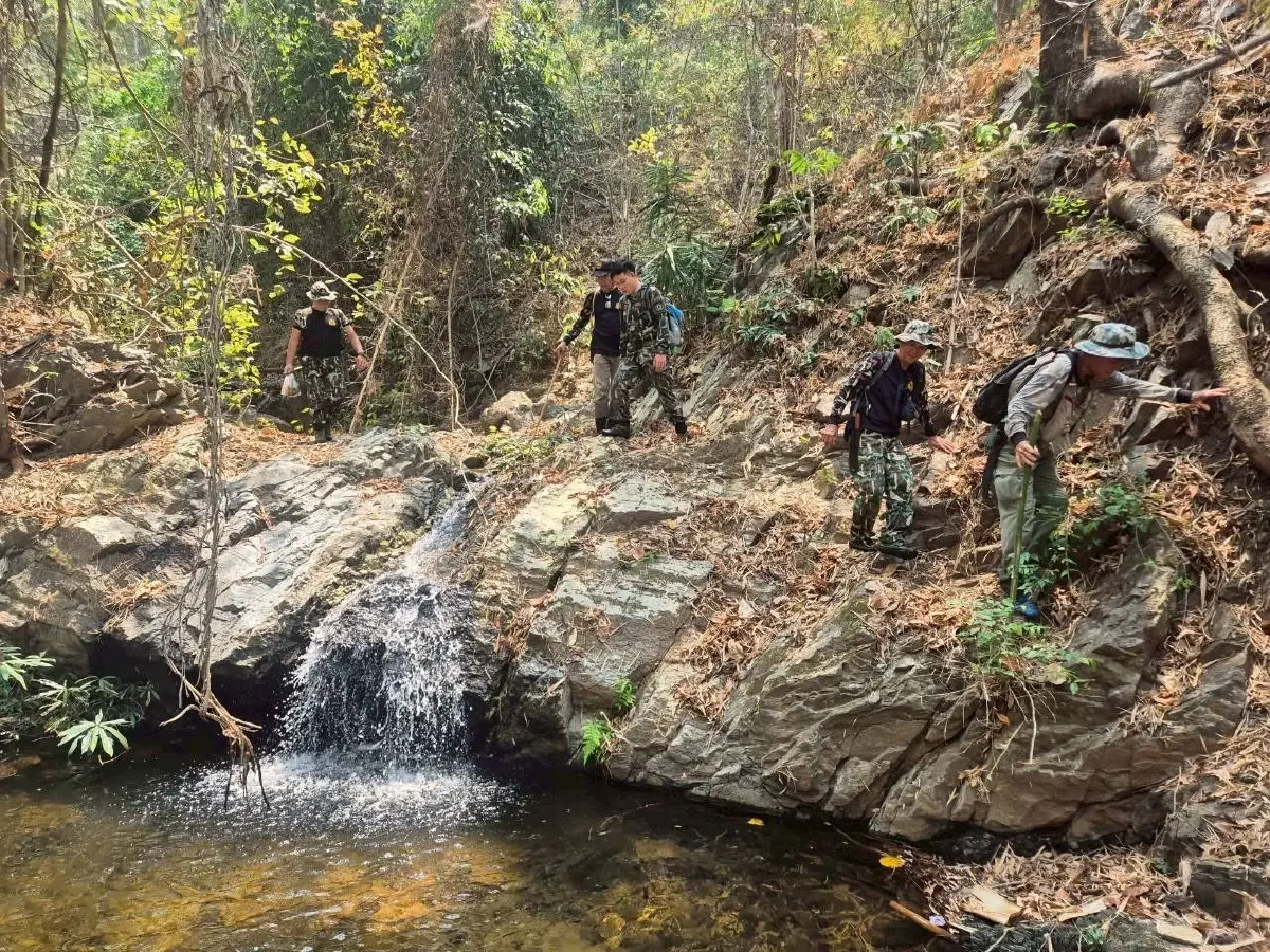 สำรวจน้ำตกห้วยหก หลังแผ่นดินไหว พบมีสีแดง กลิ่นคล้ายกำมะถัน