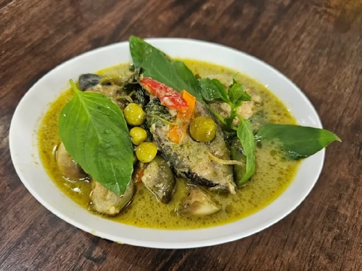 ‘ร้านตั้งใจเผ็ด’ ข้าวแกงเงินล้าน ป๋าชาญ พิจิตร อร่อย ไม่เหมือนใคร