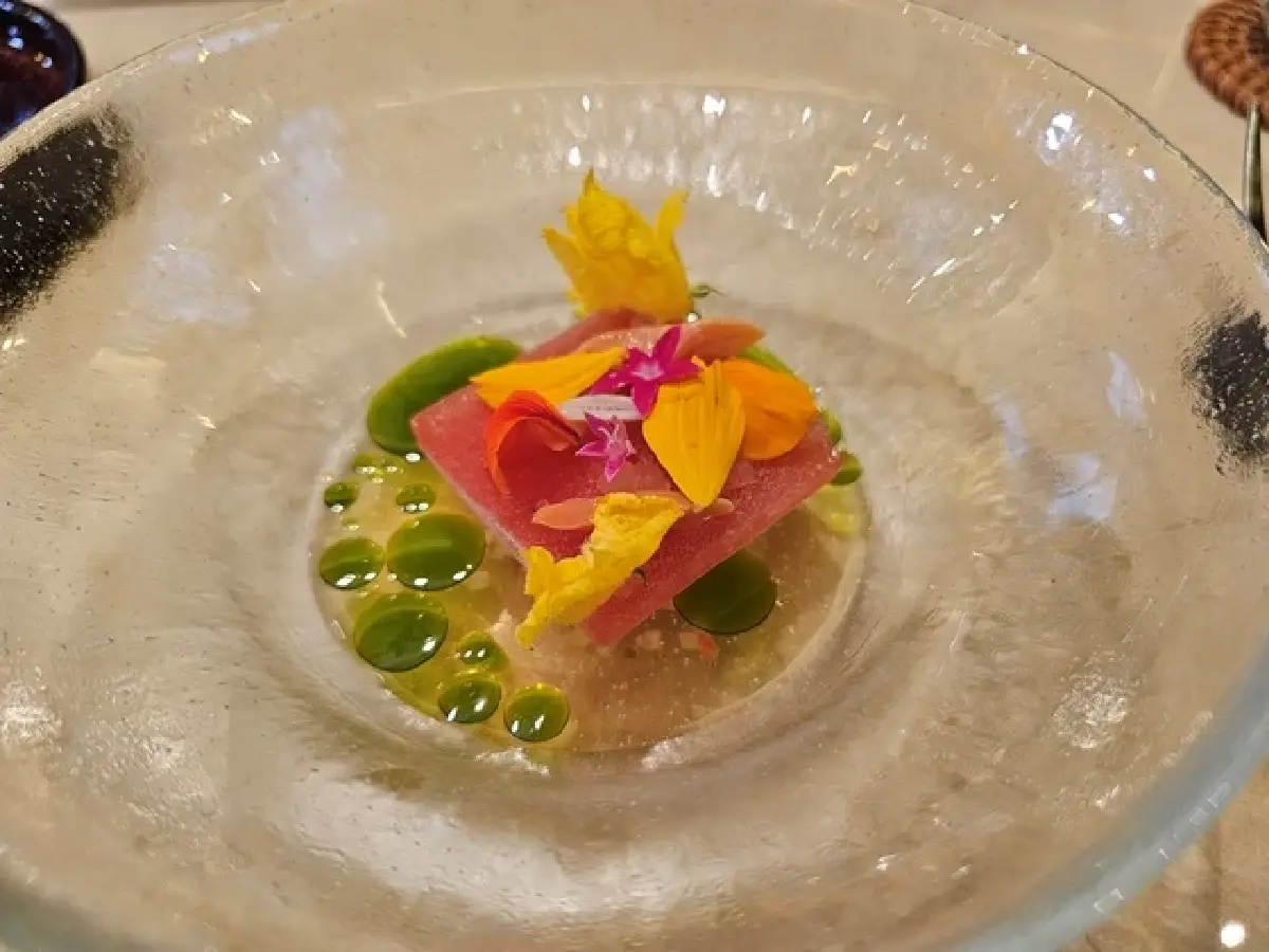 ‘นว ไทย คูซีน’ อาหารไทยร่วมสมัย การันตี 'มิชลินสตาร์ 1 ดาว'