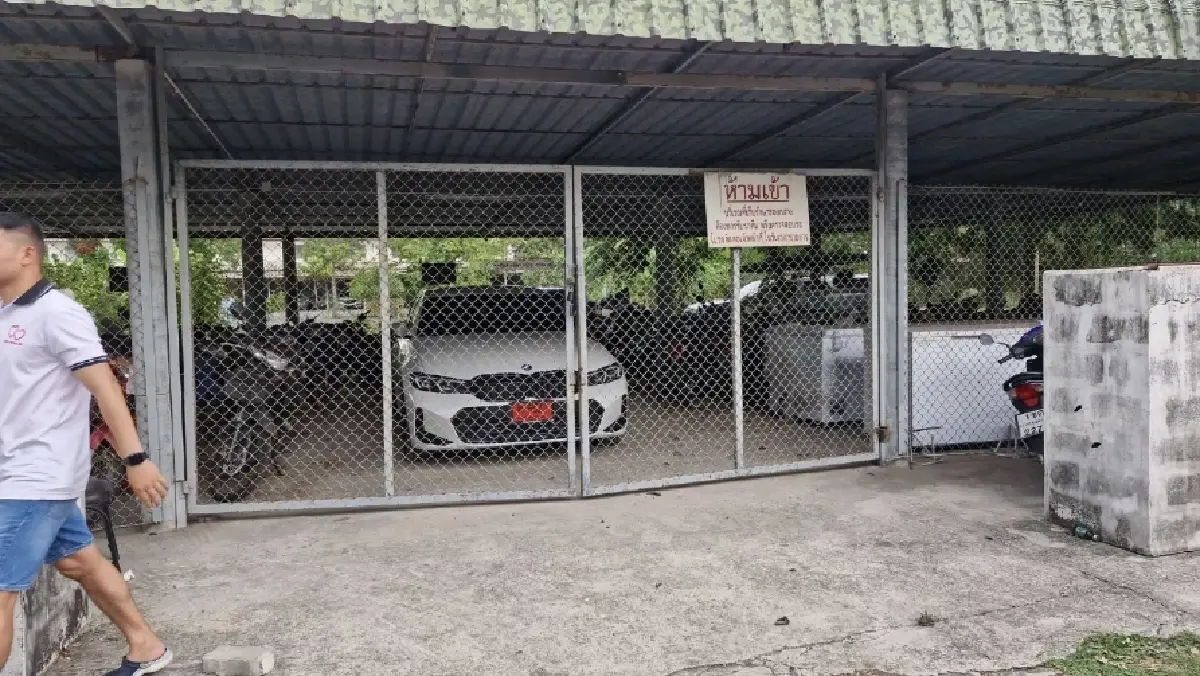 \"พีช\" หนุ่ม BMW หอบพวงมาลัยขอโทษคู่กรณี ตร.แจงดราม่าเลือกปฏิบัติ