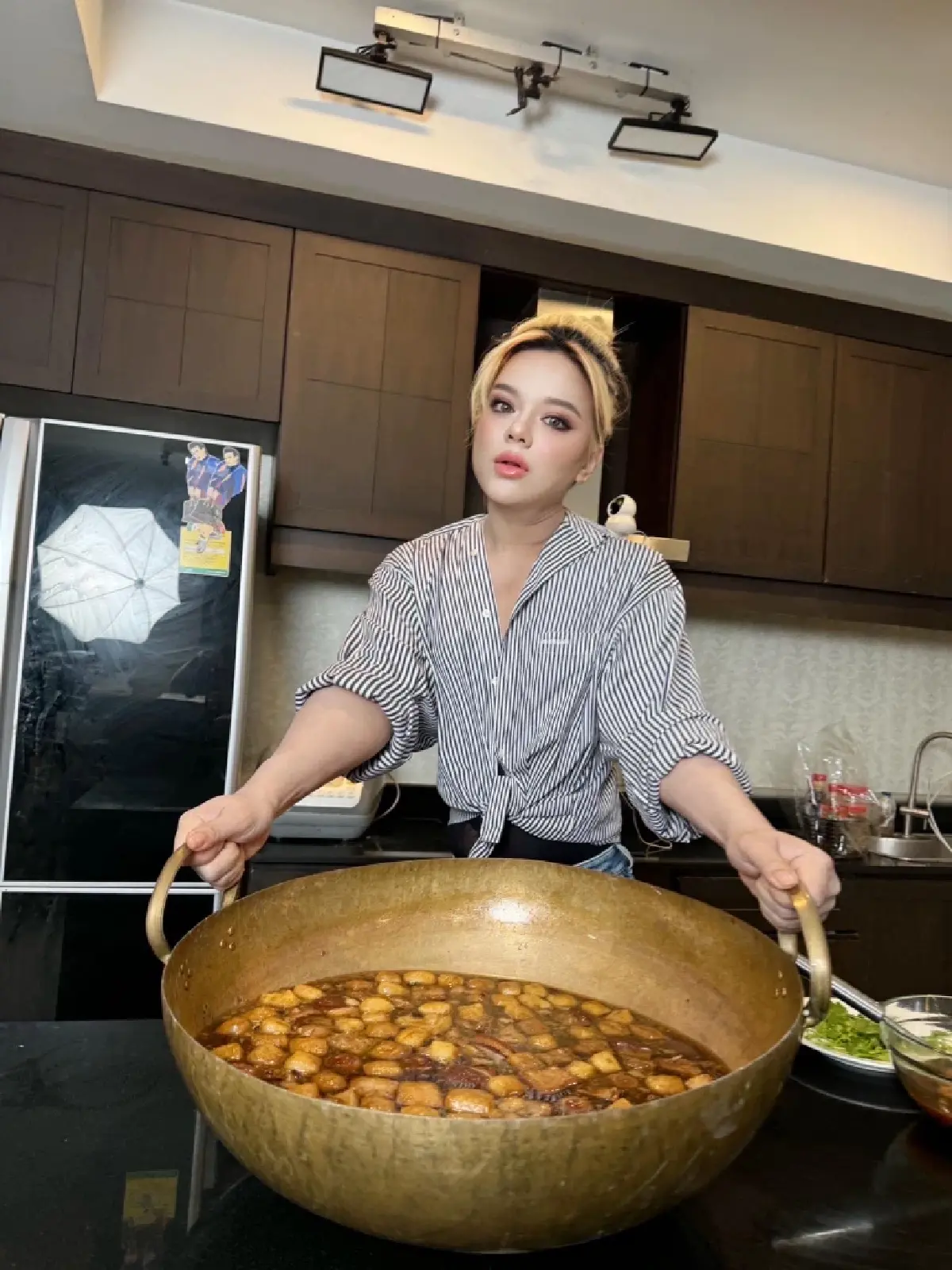 ‘ไข่พะโล้พี่เอ’ ทำยอดขายวันละ ‘2.5 ล้านบาท’ วางเป้าเป็น ‘อาณาจักรเอฟู้ด’ เล็งขยายสาขาเพิ่ม