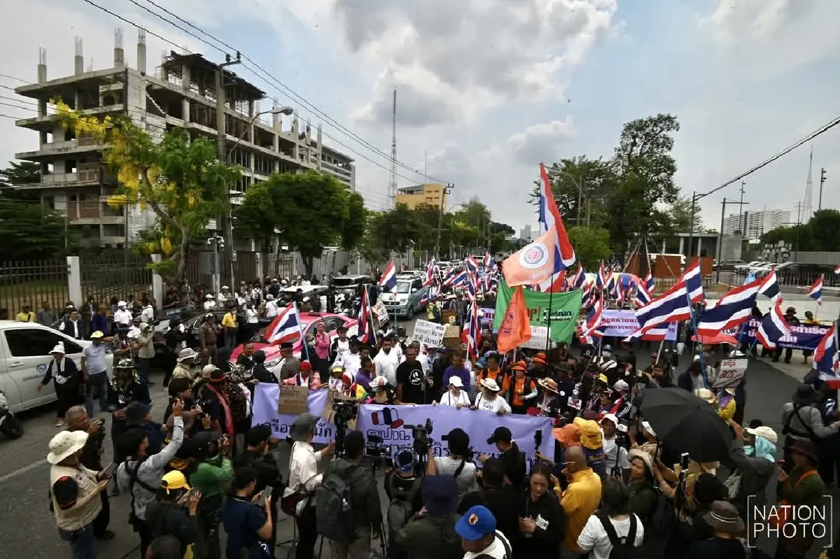 'ม็อบต้านกาสิโน' บุกสภา ค้านร่างเอ็นเตอร์เทนเมนต์คอมเพล็กซ์