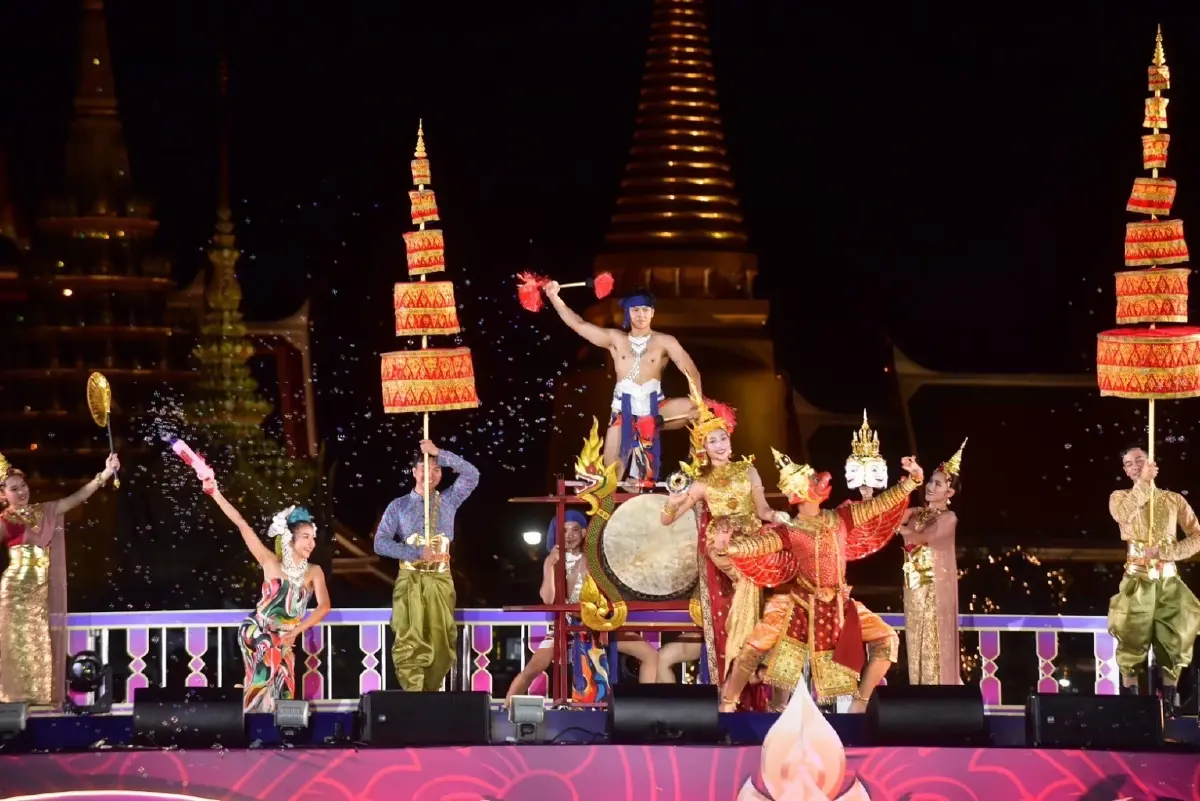 ‘แพทองธาร’ เปิดงาน ‘มหาสงกรานต์ 2568’ ท้องสนามหลวง หนุนมรดกไทยสู่ World Event