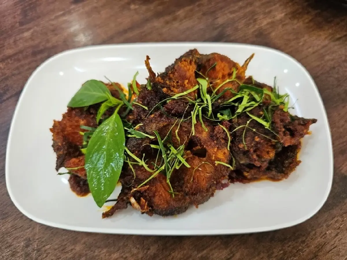 ‘ร้านตั้งใจเผ็ด’ ข้าวแกงเงินล้าน ป๋าชาญ พิจิตร อร่อย ไม่เหมือนใคร