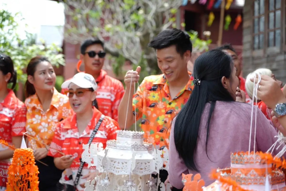 \'เท้ง-พิธา-ชัยธวัช \' นำทีม สส. แอ่วเหนือเล่นสงกรานต์ลำปาง-เชียงใหม่