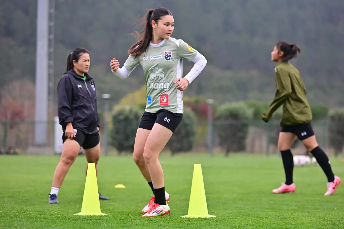 ดูบอลสด ฟุตบอลหญิงทีมชาติไทย U20 พบ แซมเบีย UEFA Friendship CUP 2025