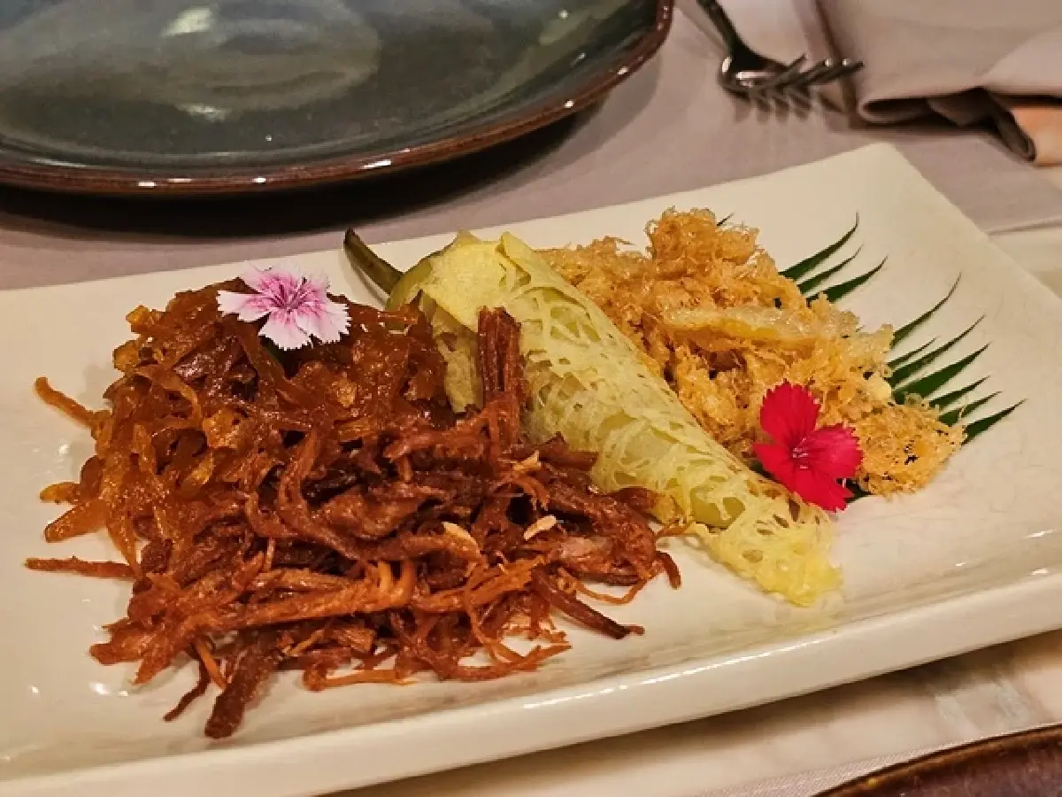 ‘ข้าวแช่’ ตำรับชาววัง สูตร กว่า 30 ปี  โดย ‘เชฟวรินธร สัมฤทธิ์ผล’