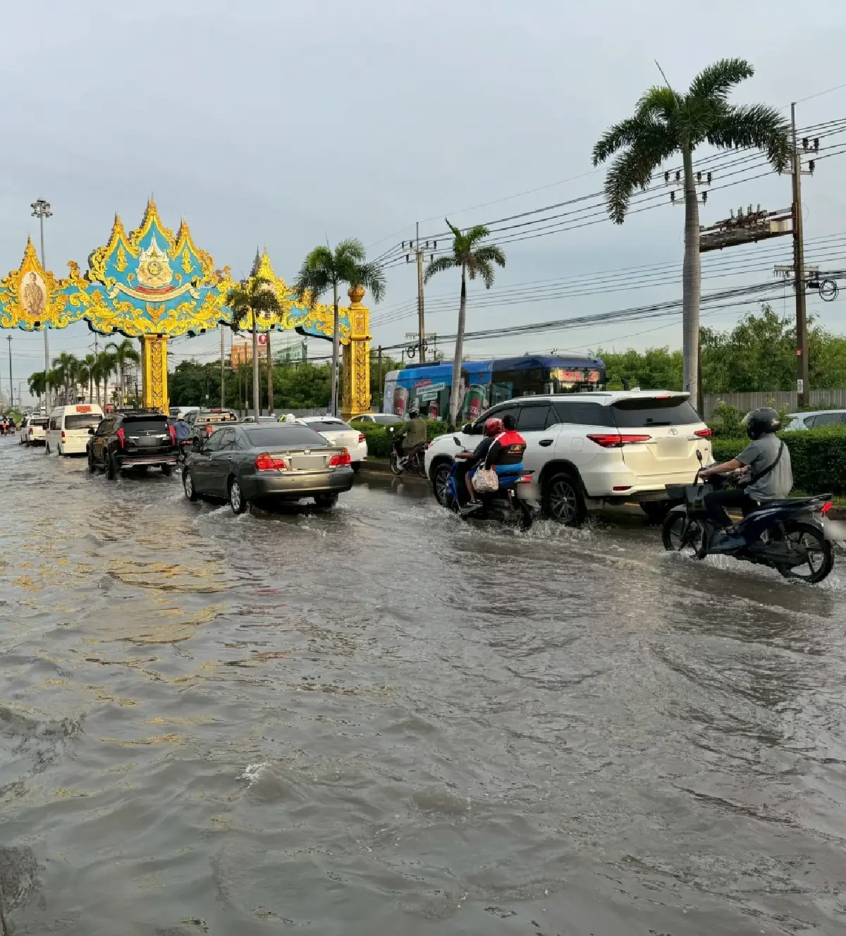 ฝนตกหนัก 1 ชม. กทม. ปริมณฑล น้ำท่วม รถติดมาครบ เช็กสถานการณ์ล่าสุด