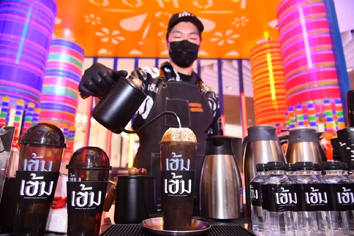 งานวัดกลางศูนย์การค้า ชิมของหวาน อาหารโบราณ ชมของเล่นวันวาน