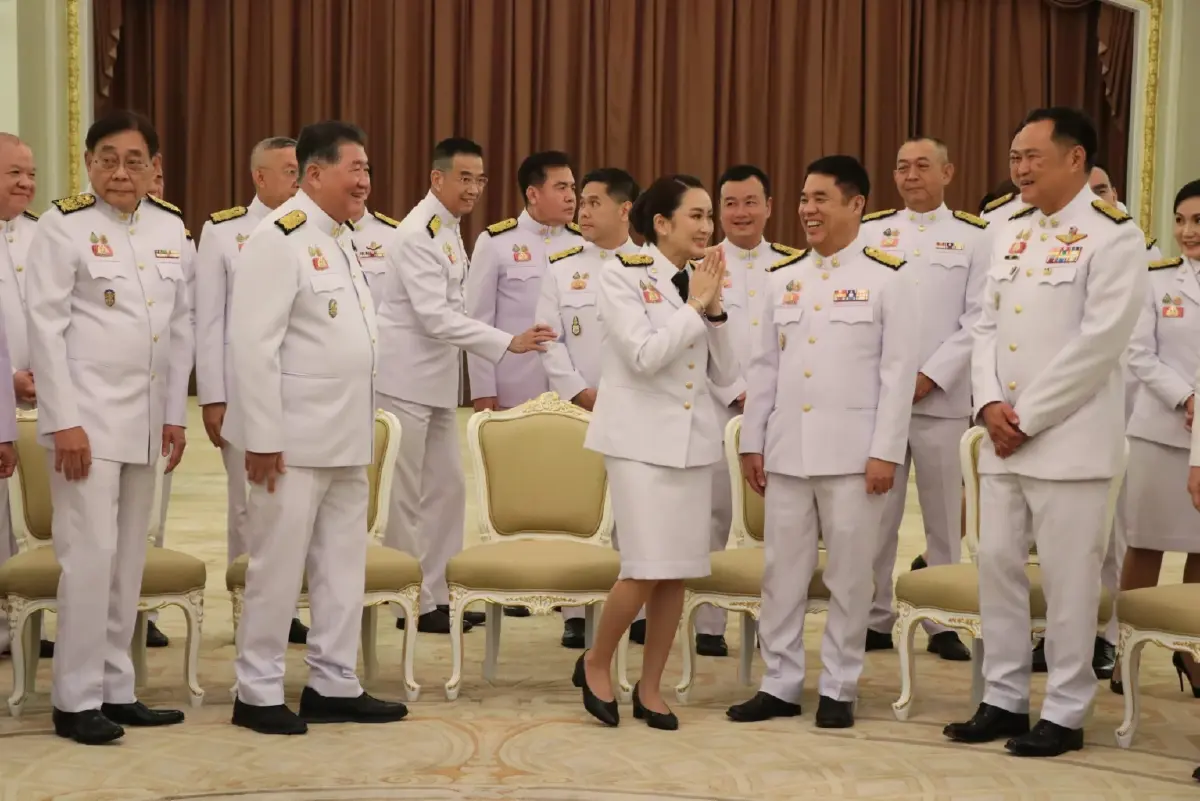 'เพื่อไทย' VS 'ภูมิใจไทย' นายกฯ คนละครึ่ง เปลี่ยนผู้นำ พรรคแกนนำ