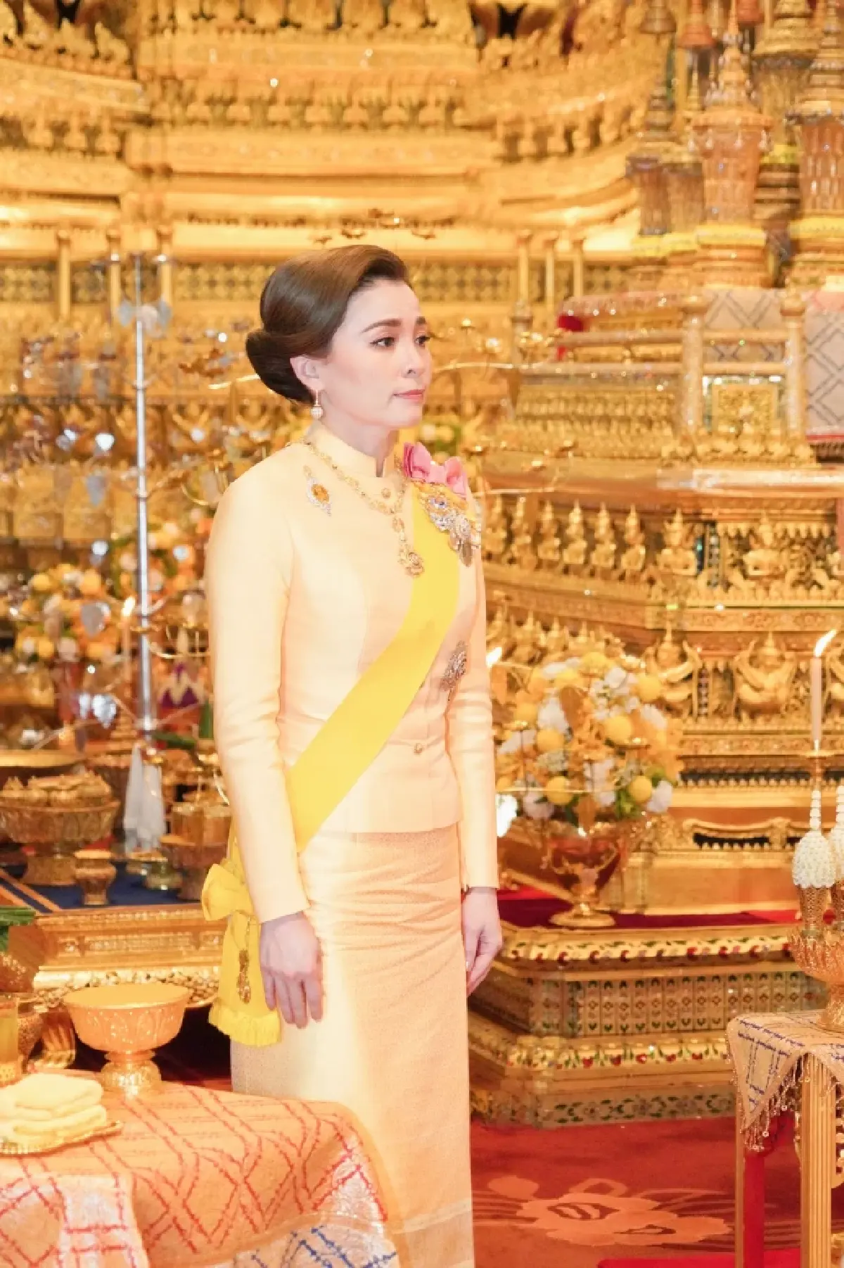 ในหลวง-พระราชินี ทรงบำเพ็ญพระราชกุศล พระราชพิธีฉัตรมงคล 2568