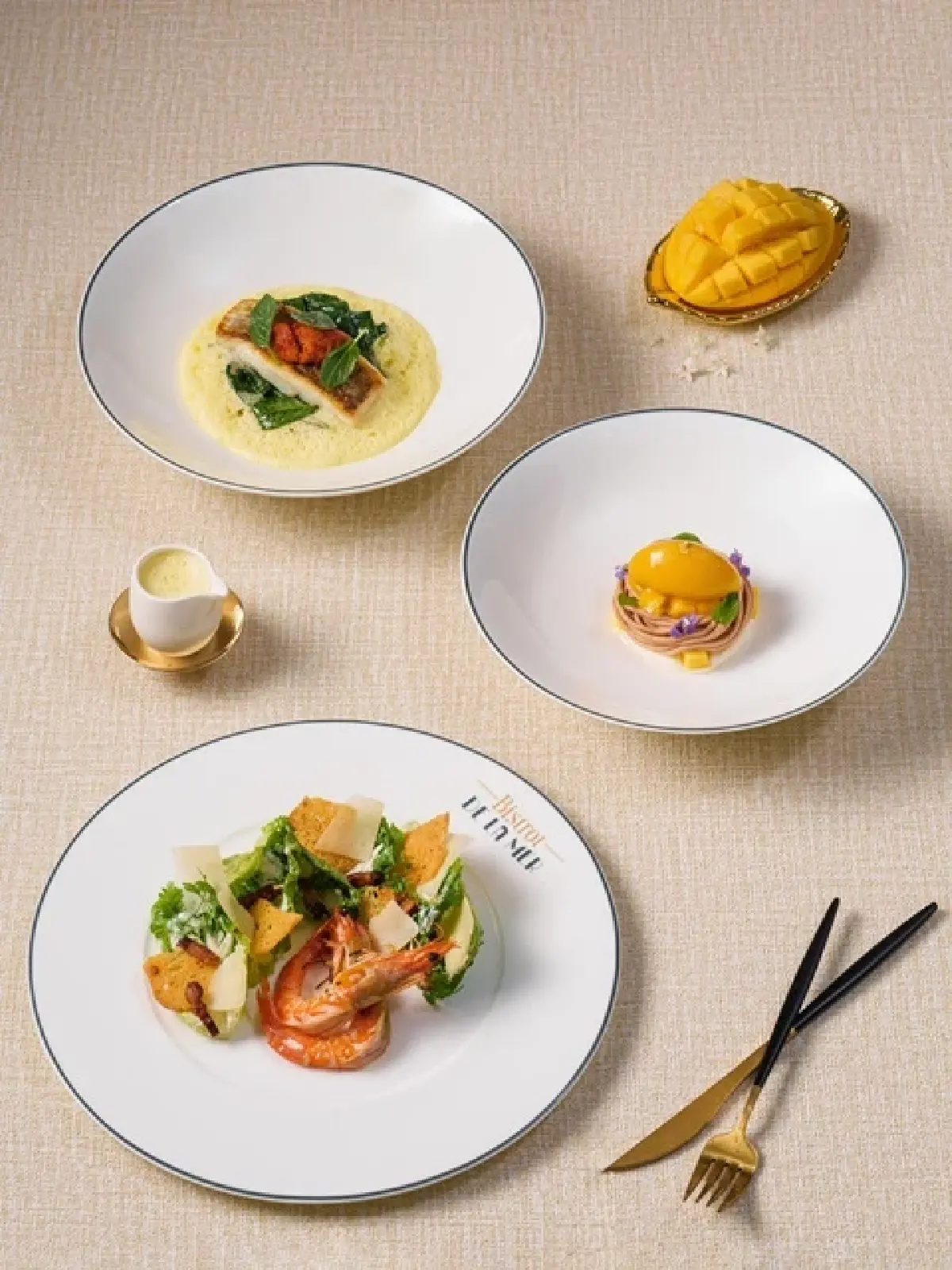 'เซตอาหารกลางวันชุดใหม่' Menu Du Jour ณ ห้องอาหารบิสโทร เดอ ลา แมร์