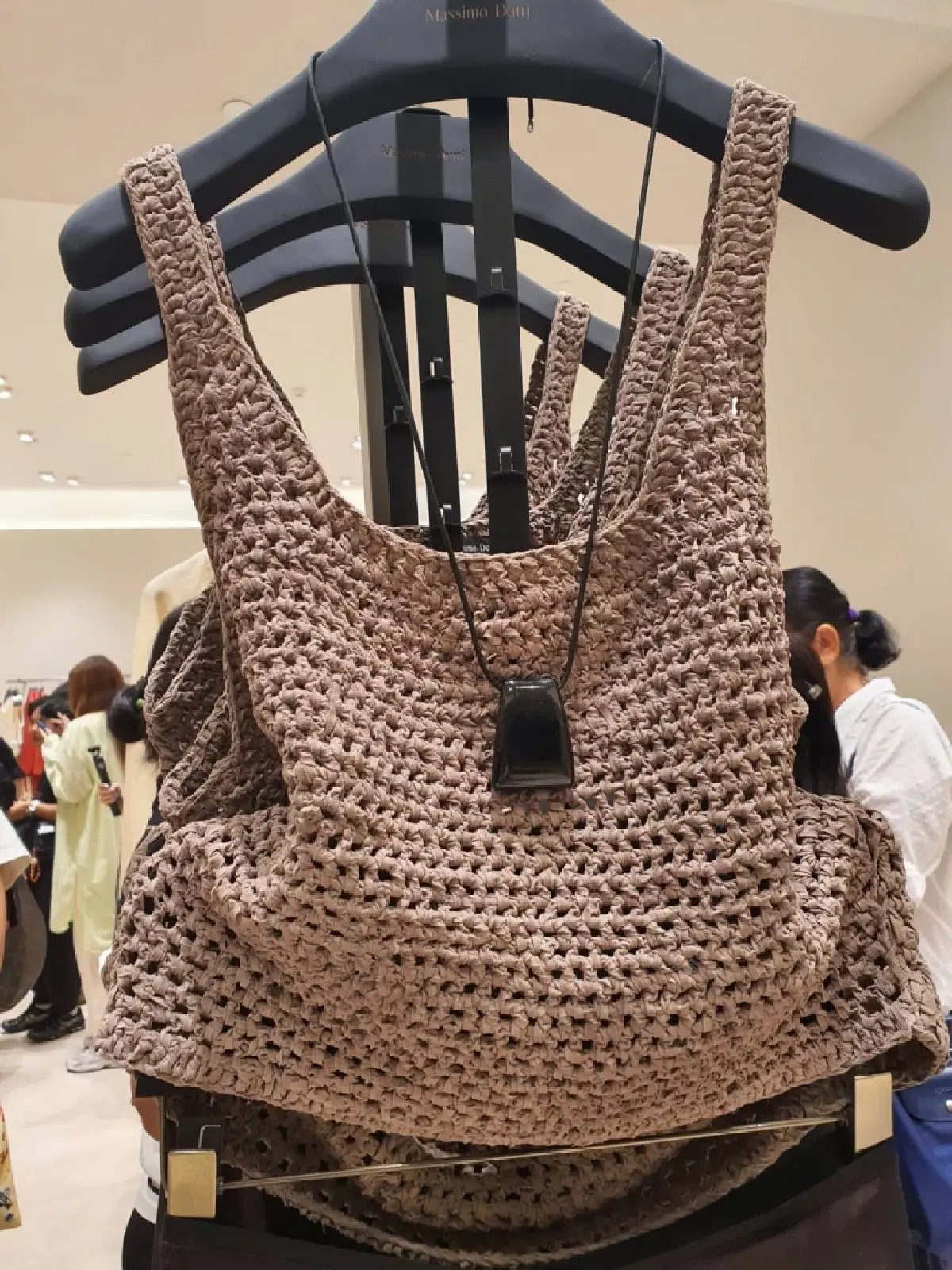 ร้านใหม่ 'Massimo Dutti' สยามพารากอน เมื่อศิลปะบรรจบกับแฟชั่น