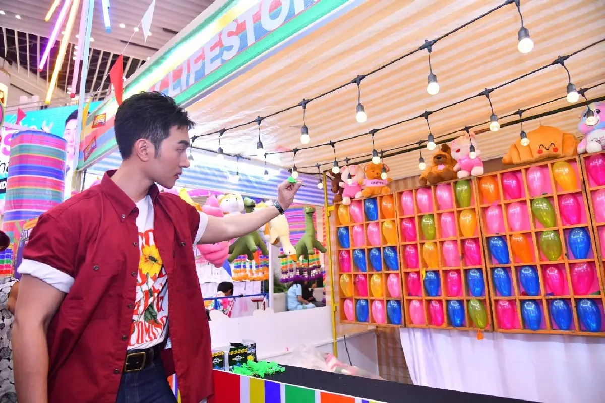 งานวัดกลางศูนย์การค้า ชิมของหวาน อาหารโบราณ ชมของเล่นวันวาน