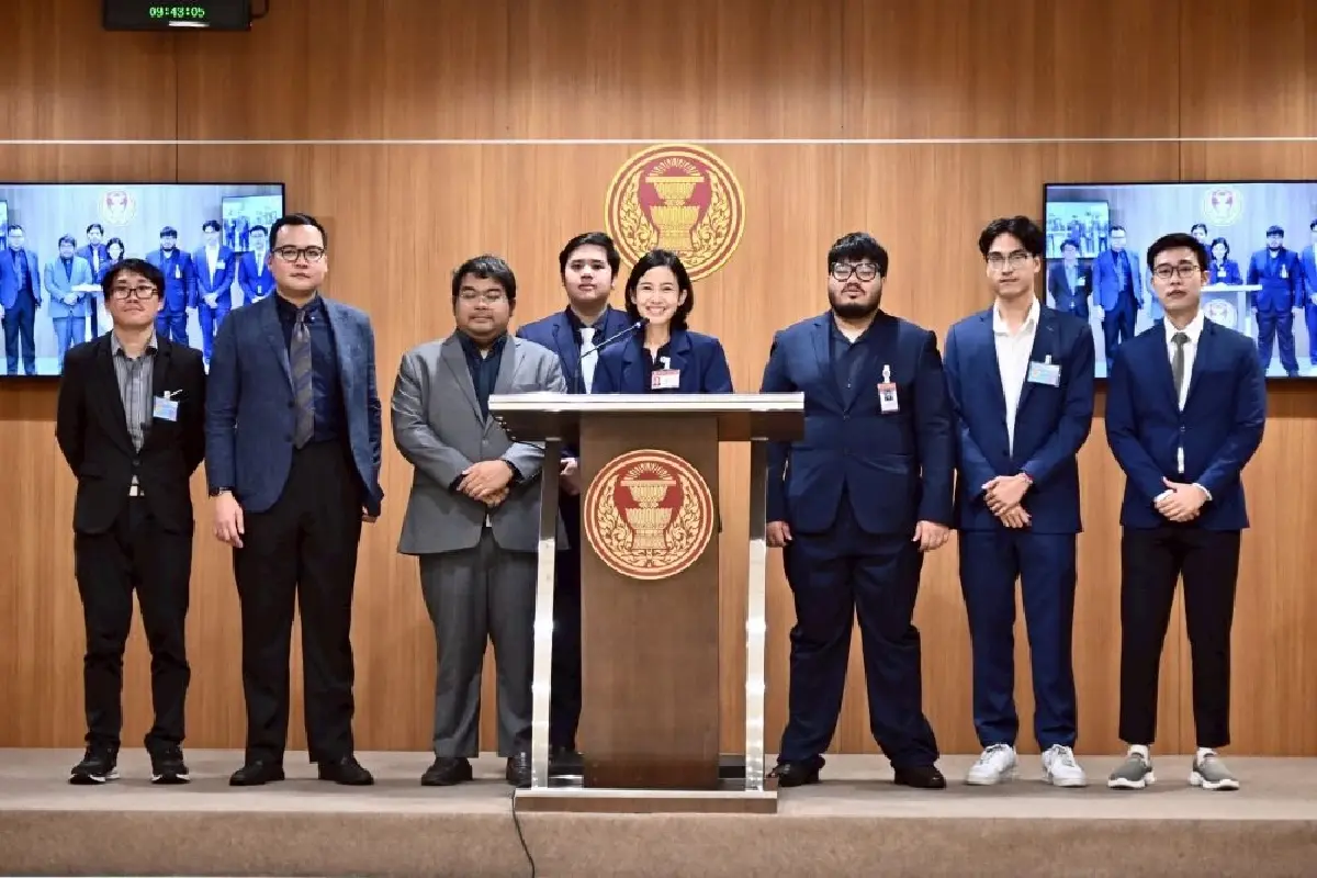 ‘ส้ม’ รุกคืบ กิน ‘แดง’ กระชับพื้นที่-ขย่มศรัทธา 'เพื่อไทย' ?