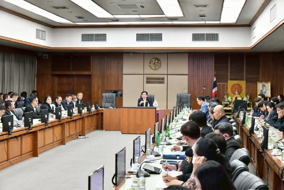 'คมนาคม' รับ 3 ข้อเสนอแท็กซี่ แก้ปัญหาร้องปิด Grab ในสนามบิน