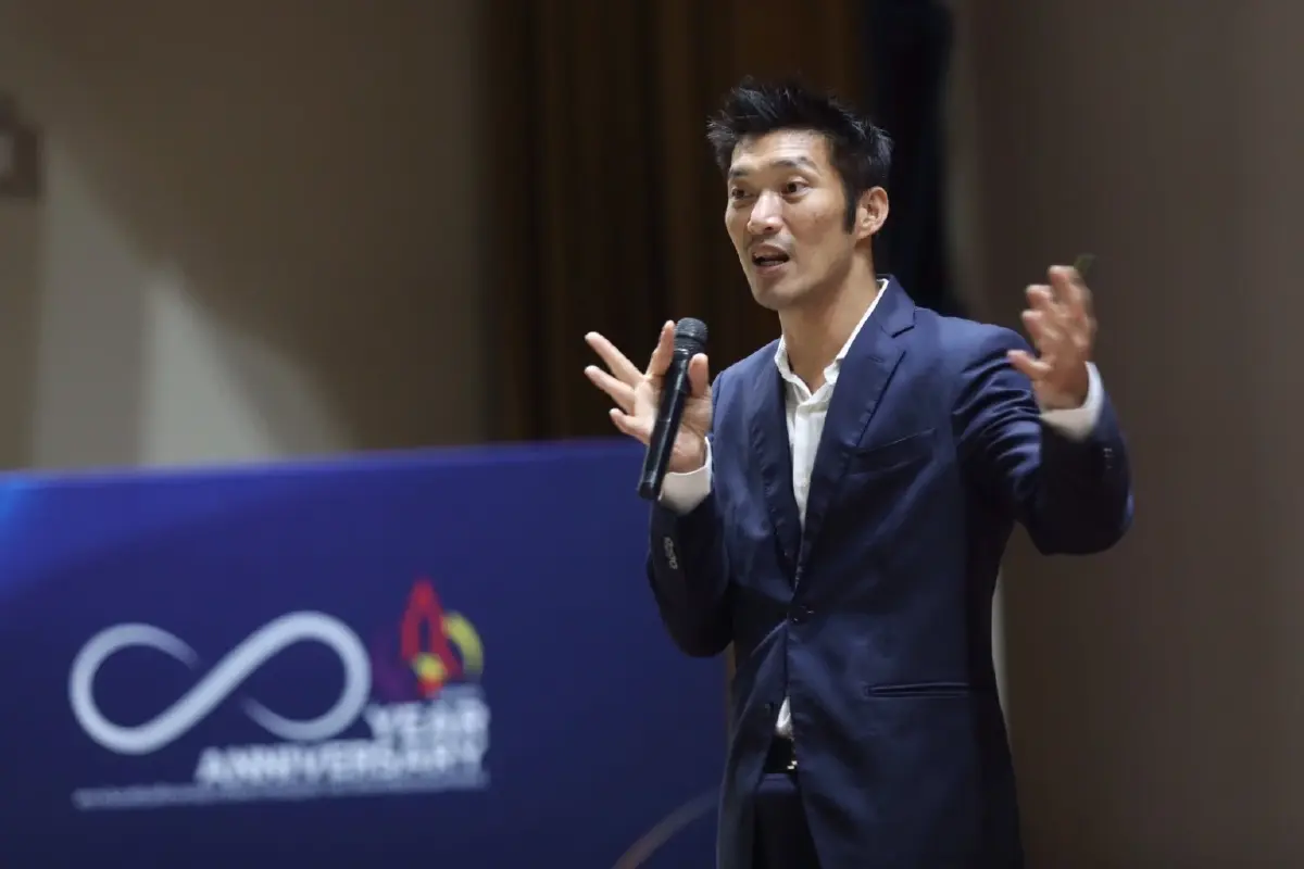 'ธนาธร' ชี้ไทยต้องเร่งทำ E-Learning รับมือสังคมสูงวัย