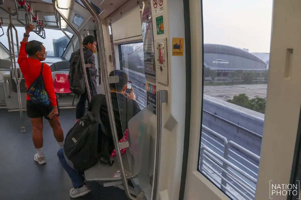 ประชาชนแตะ 6 พันคน แห่ใช้บริการวันแรก 'สายสีชมพู' เชื่อมเมืองทอง