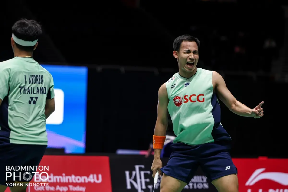 ดูแบดมินตันสด ชายคู่ 'บาส-สกาย' ทีมชาติไทย พบ อินโดฯ Singapore Open