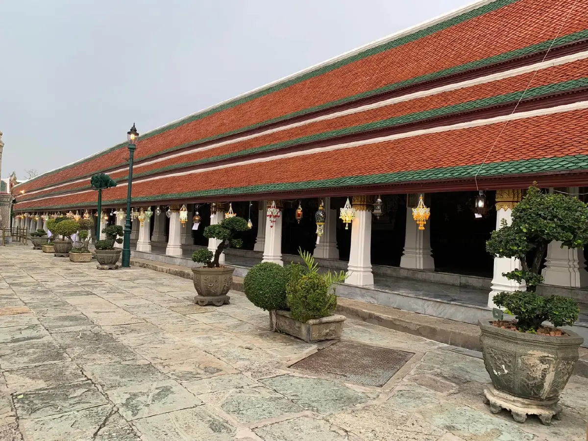 โคมตรา เครื่องสักการะพระราชพิธีวิสาขบูชา