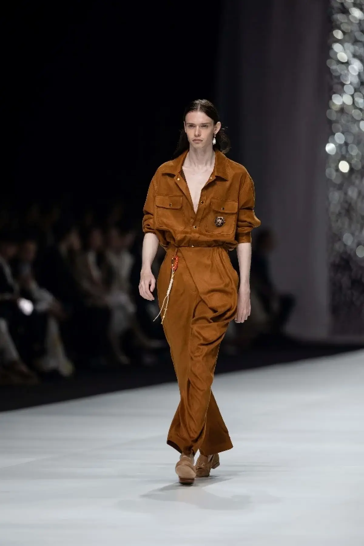 ลุคออกงาน ชมพู่ อารยา @SIRIVANNAVARI Pop up Store กรุงปารีส