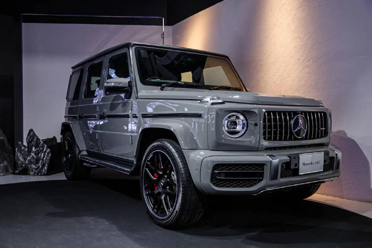 ‘ธนบุรีพานิช’ ผนึก ‘DISAYA’ ชูแฟชั่น ศิลปะ ยานยนต์ ขยายฐานลูกค้า