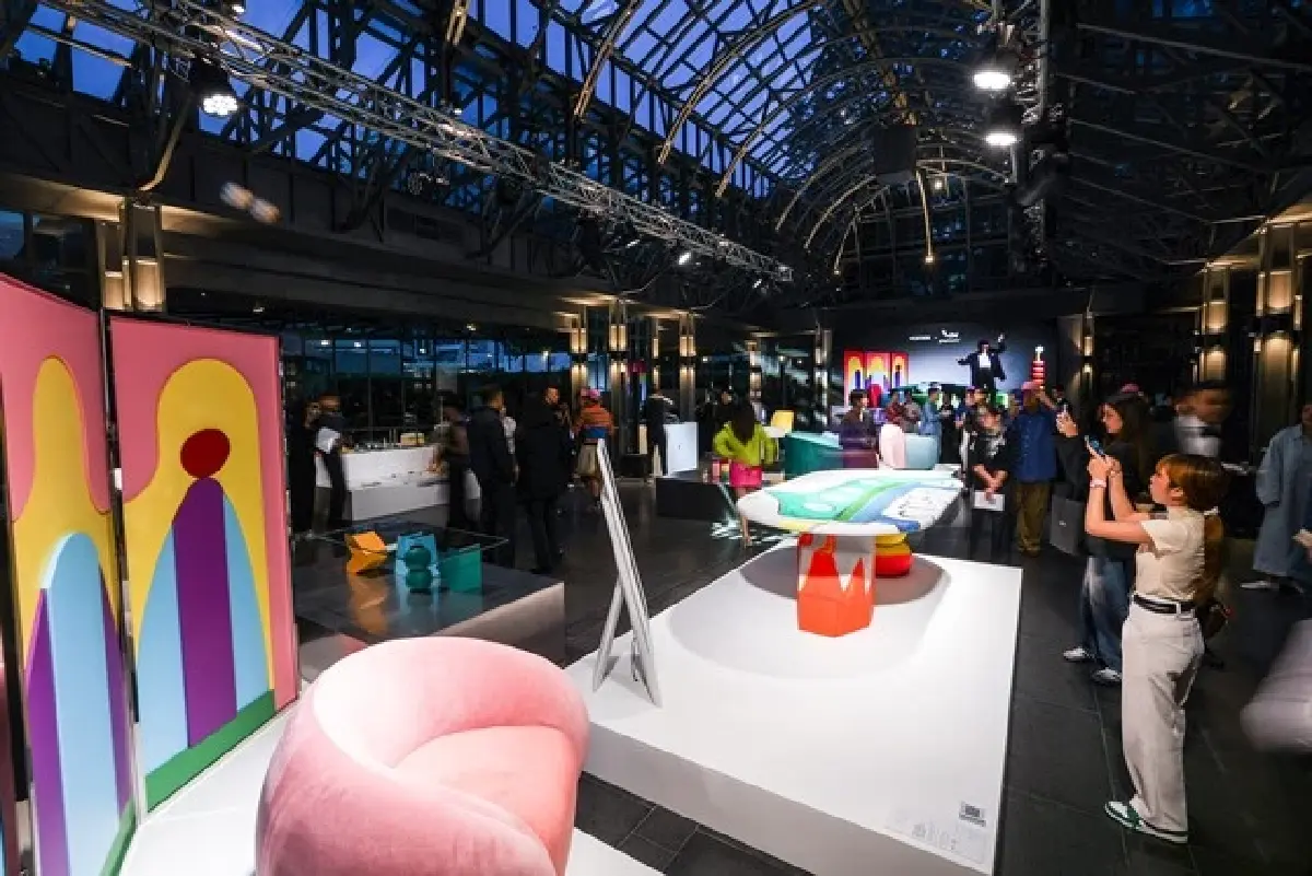 Vertier เติมสีสัน ‘เฟอร์นิเจอร์’ ให้สนุกด้วยผลงาน ‘โอ่ง กงพัฒน์’