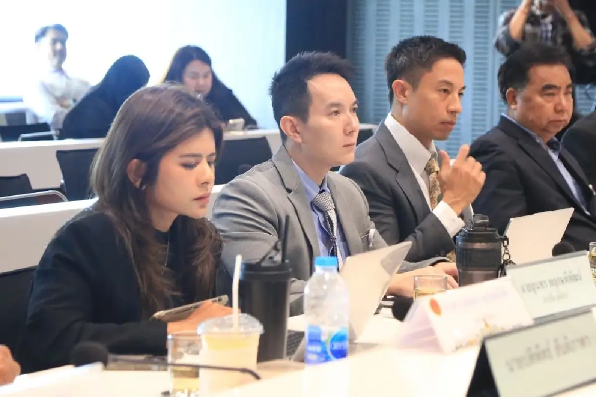 'สภาฯ' โบ้ย 'รองปธ.สว.-กมธ.กิจการสภา' ชงทำที่จอดรถ-โรงหนัง4D