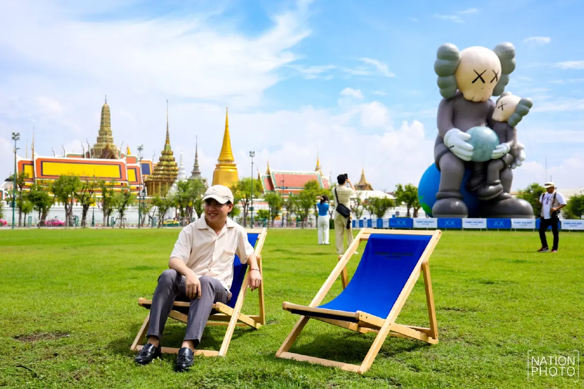 ภาพชุด KAWS : HOLIDAY THAILAND ครั้งแรกในไทย กลางสนามหลวง
