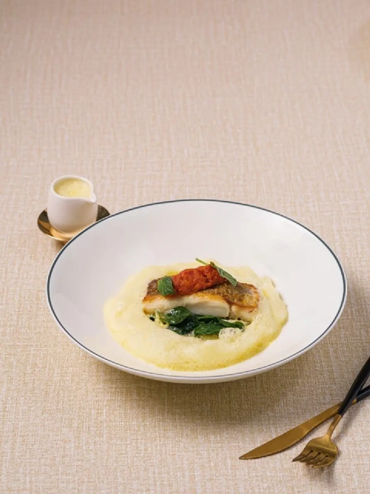 'เซตอาหารกลางวันชุดใหม่' Menu Du Jour ณ ห้องอาหารบิสโทร เดอ ลา แมร์