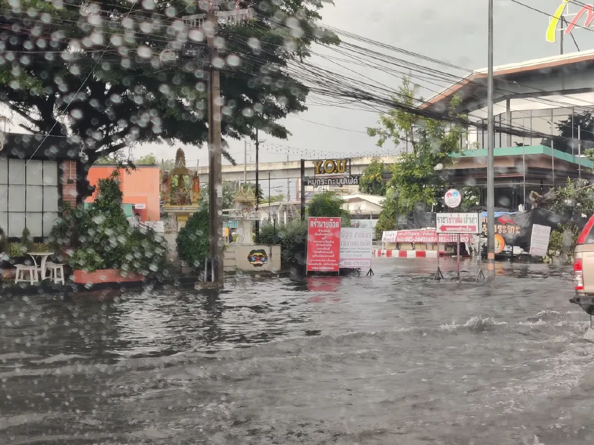 ฝนตกหนัก 1 ชม. กทม. ปริมณฑล น้ำท่วม รถติดมาครบ เช็กสถานการณ์ล่าสุด