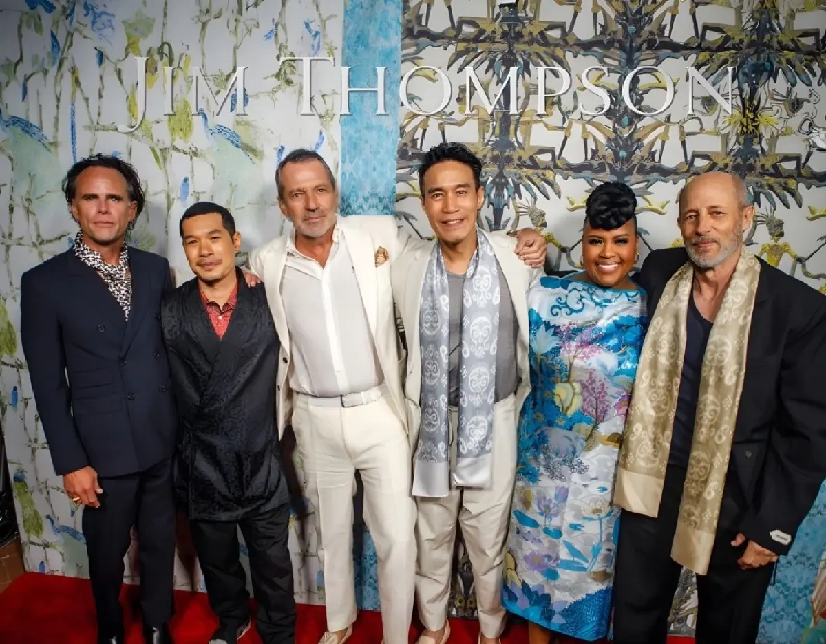 ผู้สร้าง The White Lotus สวมแบรนด์ จิม ทอมป์สัน ร่วมงานใหญ่ในแอลเอ