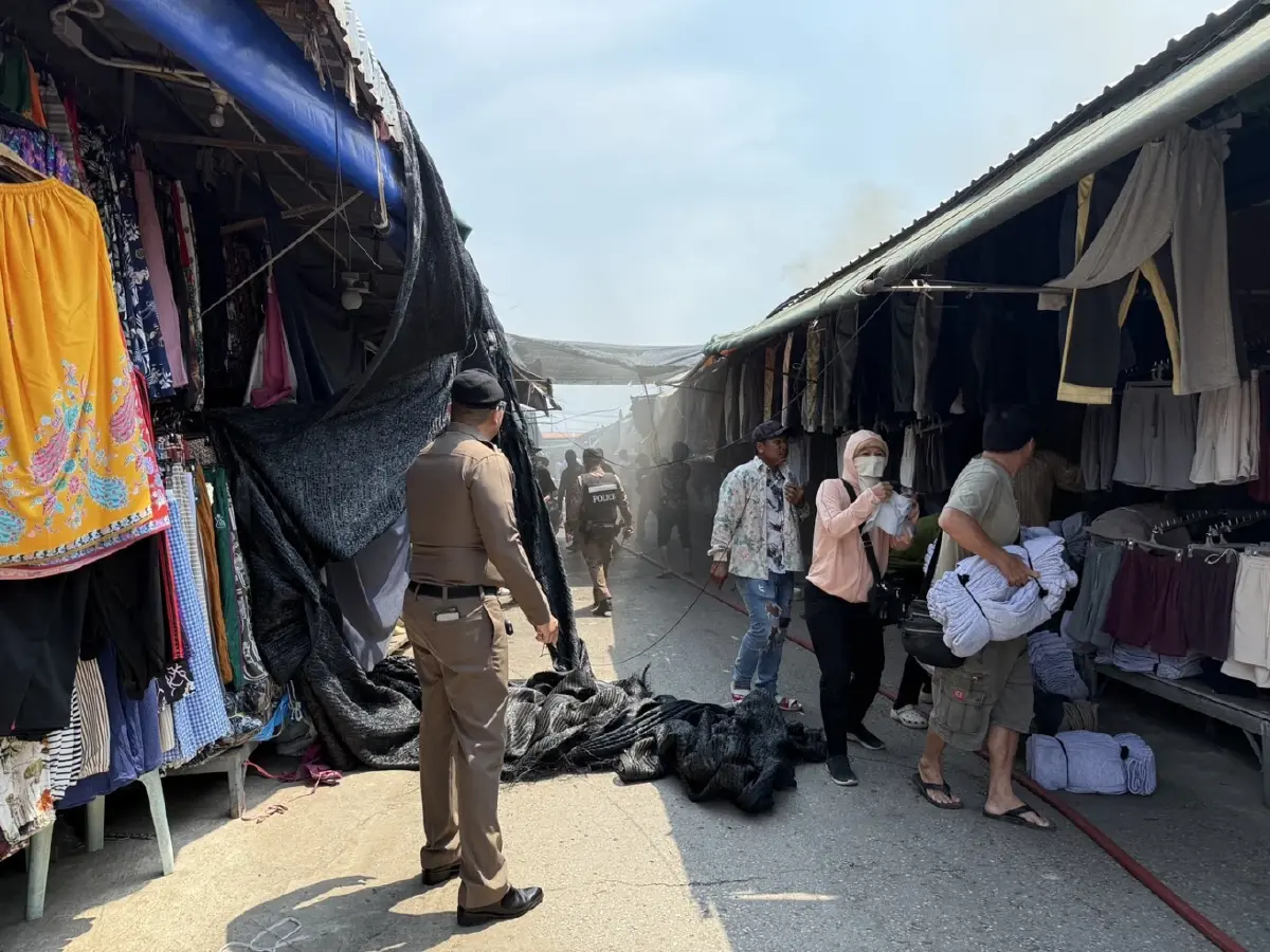 หนีตายอลหม่าน ไฟไหม้ตลาดโรงเกลือ สระแก้ว วอด 5 ห้อง เสียหาย 5 ล้าน