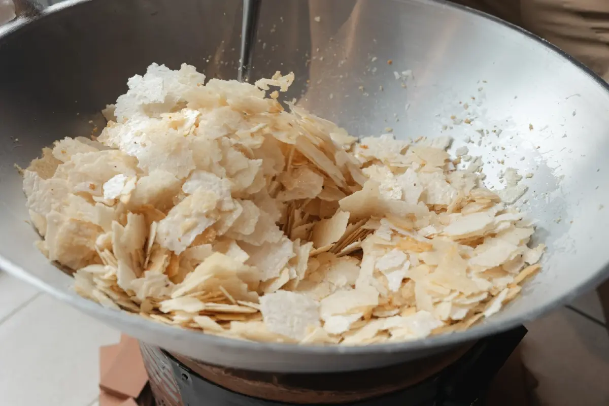 ‘ข้าวตังมยุรี’ ตำนาน 50 ปี ข้าวตังทรงเครื่อง ของว่างเคี้ยวเพลิน