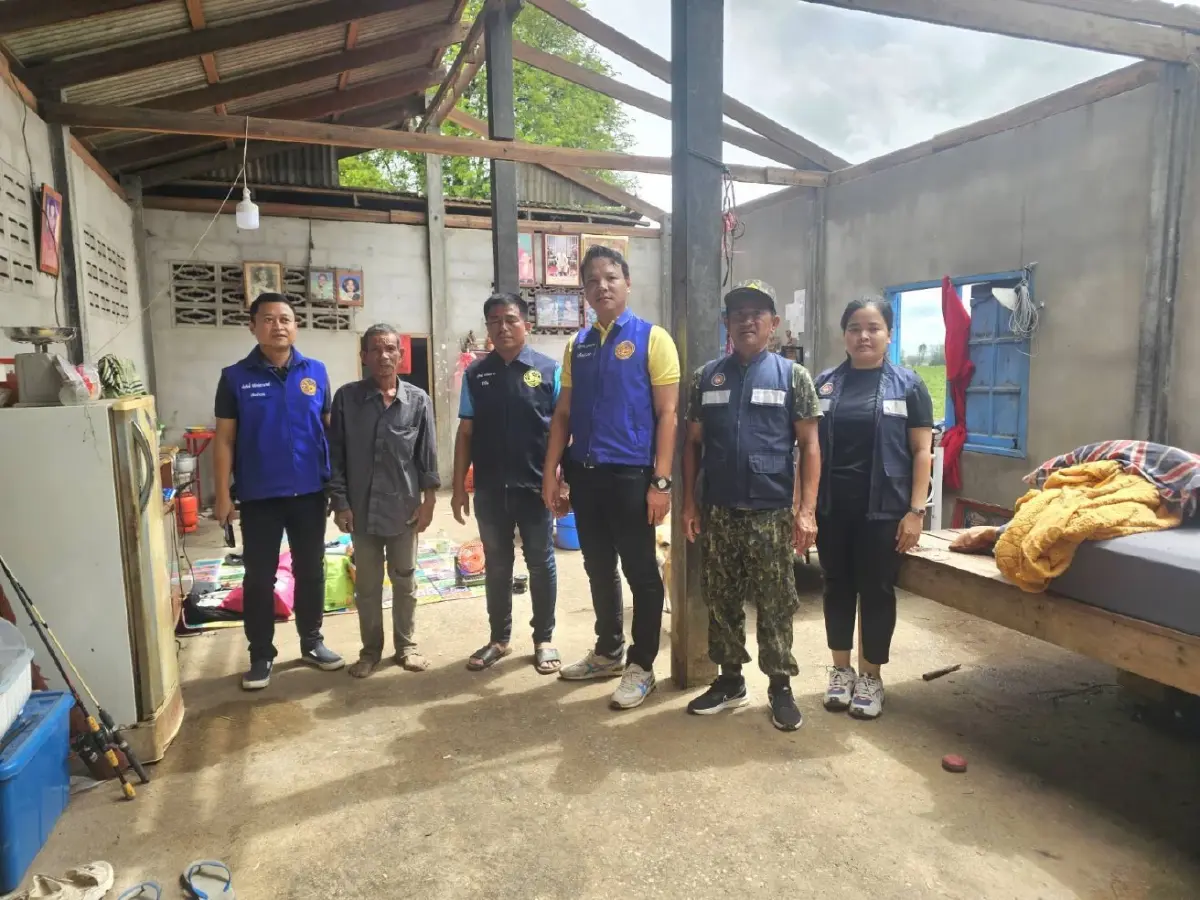 พายุถล่ม 'นครสวรรค์' ฝนตกหนักลมแรง ไฟฟ้าดับหลายหมู่บ้าน